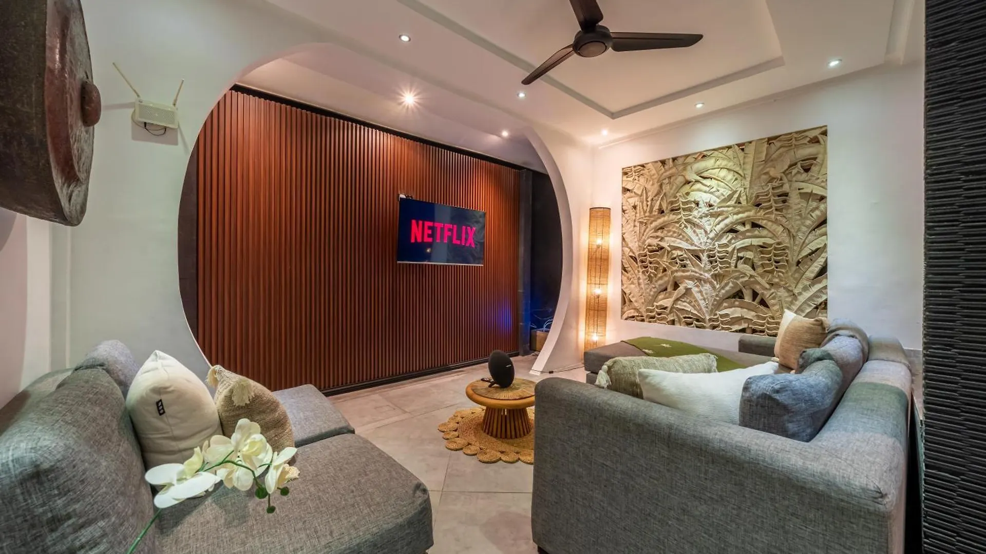 Villa Alchemy Private 4 Bedroom Eat Street 10 Steps To Revolver Cafe Seminyak   Seminyak (Bali)