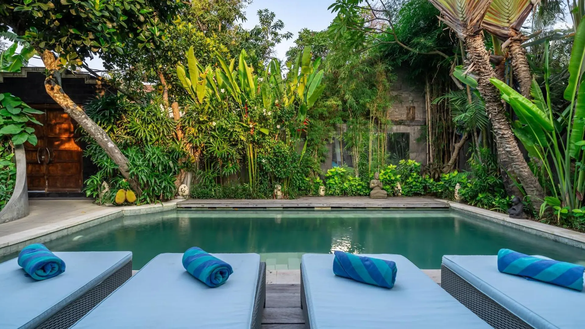 Villa Alchemy Private 4 Bedroom Eat Street 10 Steps To Revolver Cafe Seminyak  0*, Seminyak (Bali) Indonesia