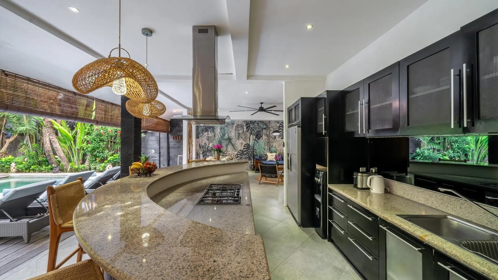 Villa Alchemy Private 4 Bedroom Eat Street 10 Steps To Revolver Cafe Seminyak