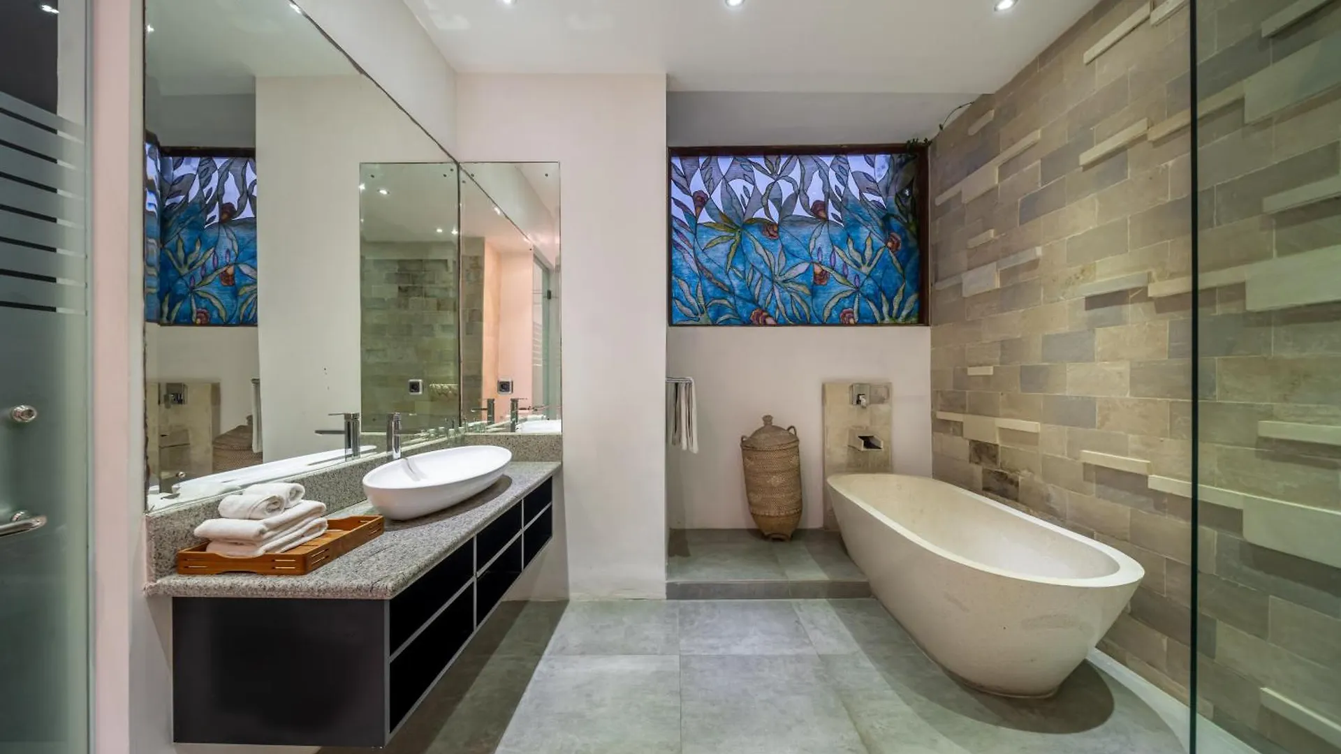 Villa Alchemy Private 4 Bedroom Eat Street 10 Steps To Revolver Cafe Seminyak  0*, Seminyak (Bali) Indonesia