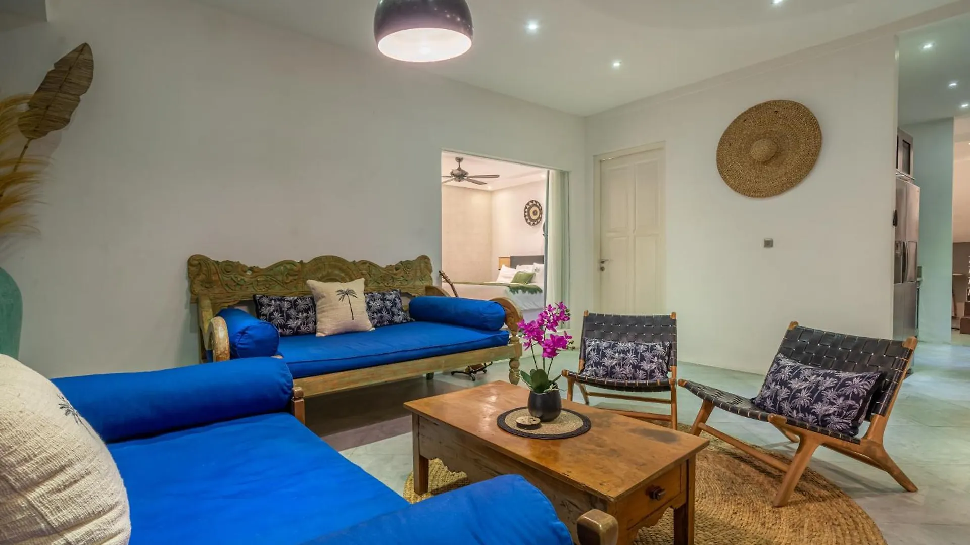Villa Alchemy Private 4 Bedroom Eat Street 10 Steps To Revolver Cafe Seminyak   Seminyak (Bali)
