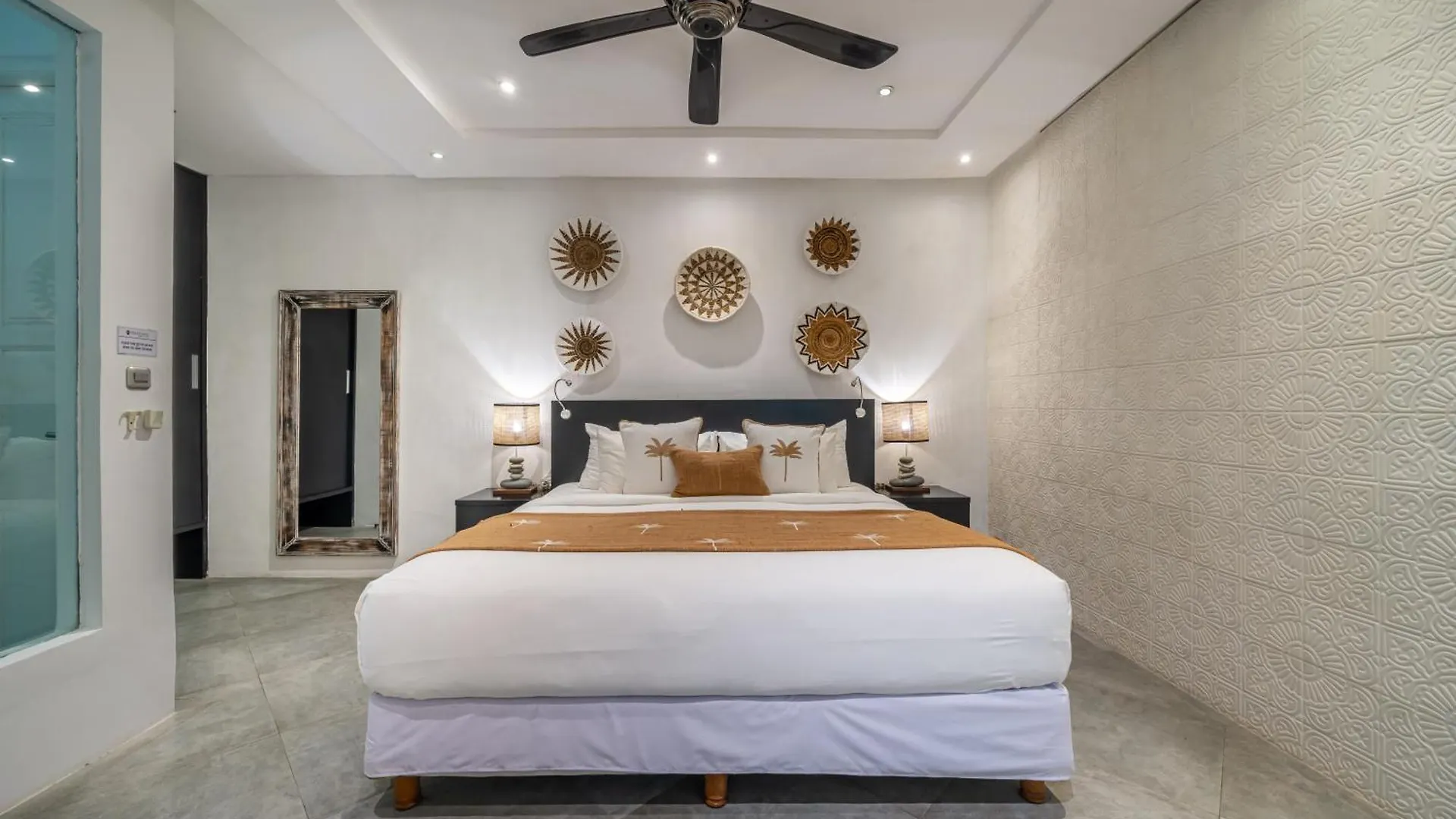 Villa Alchemy Private 4 Bedroom Eat Street 10 Steps To Revolver Cafe Seminyak